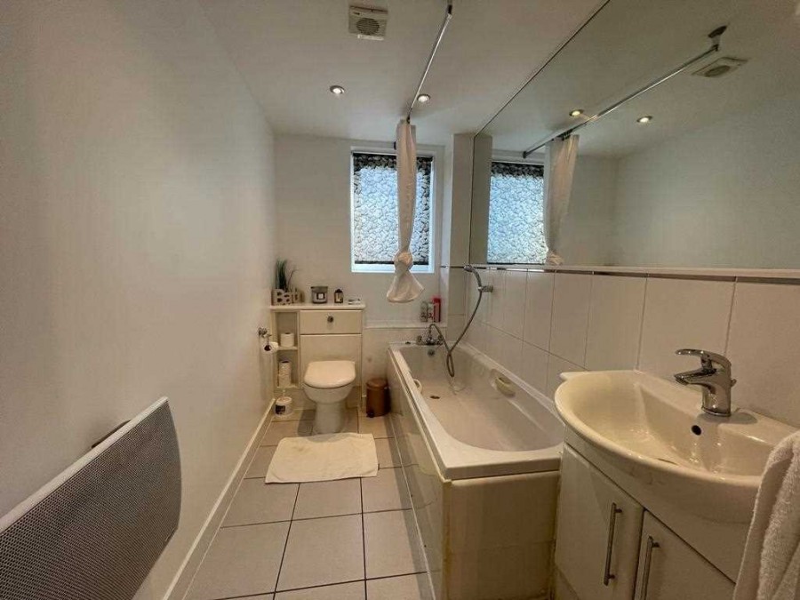 Images for Horsted Court, City Point, Brighton