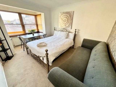 View Full Details for Sackville Road, Room 4, Hove
